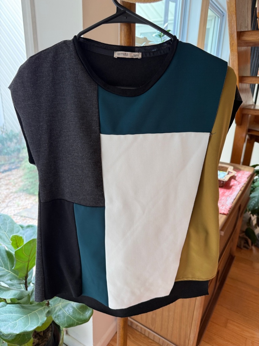 Zara Colorblock Short Sleeve Top in Teal, White, Black & Olive